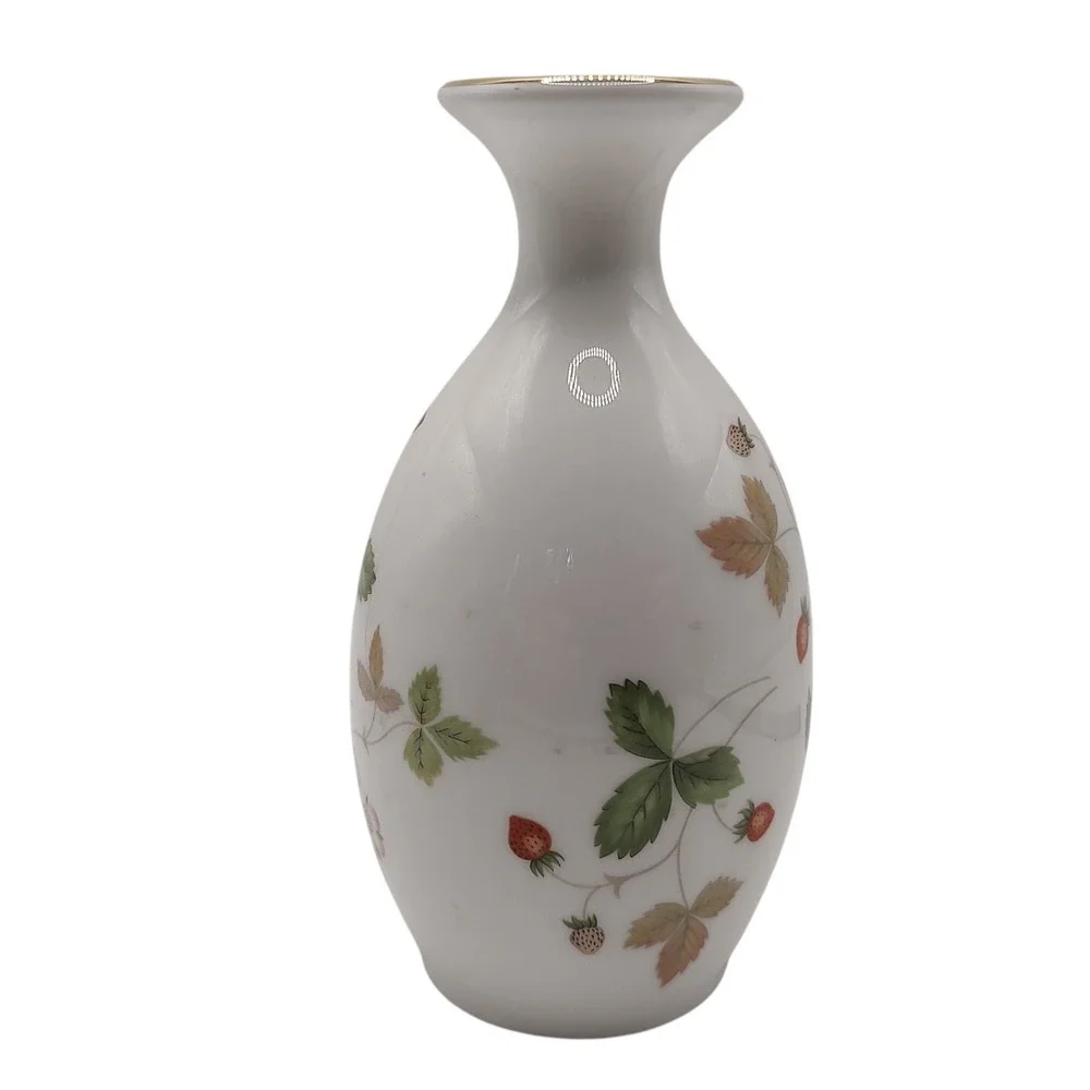 Vintage Wedgewood‎ Wild Strawberry Vase Bud Bone China Gold Rim made in England